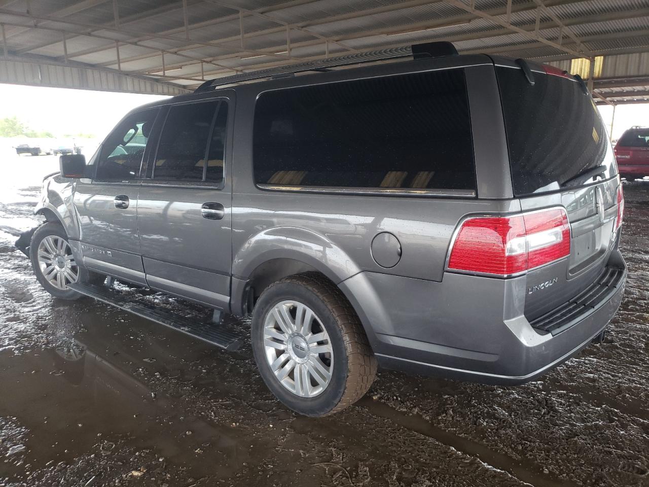 Image 2 of Lincoln Navigator L 2012 with VIN 5LMJJ3J54CEL02677