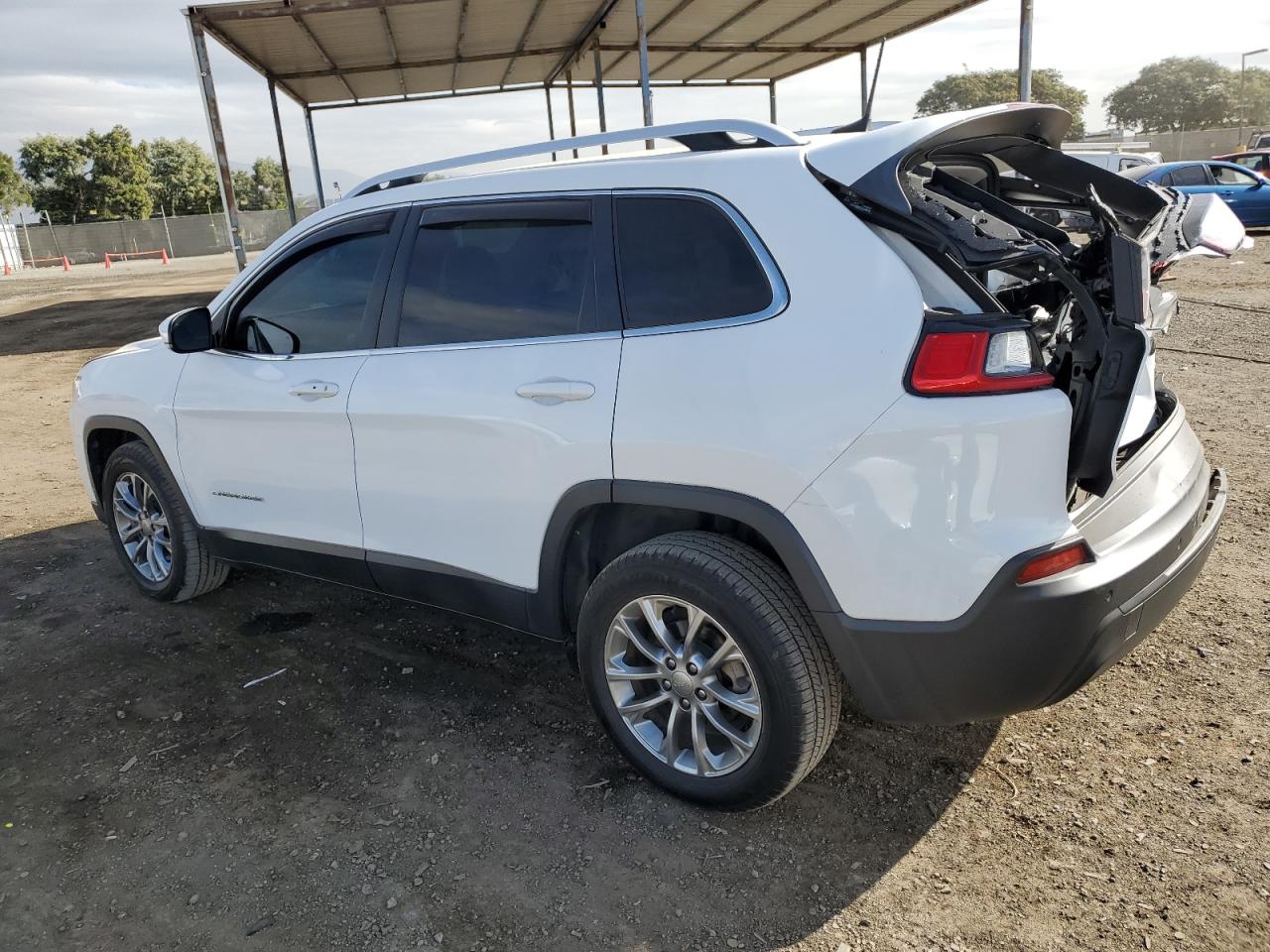 Image 2 of 2019 JEEP CHEROKEE LATITUDE PLUS 2019 with VIN 1C4PJLLB6KD263356