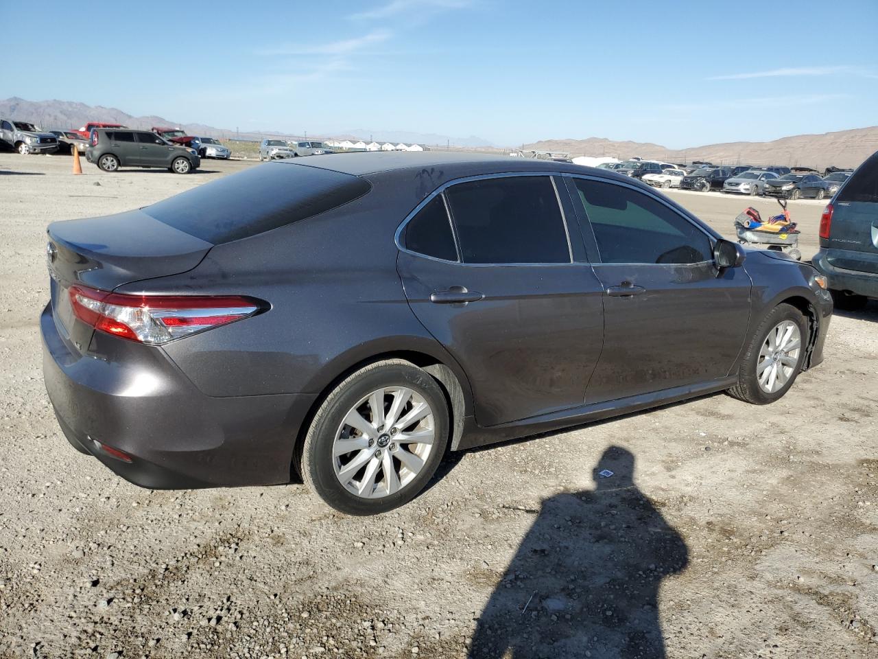 Obraz 3 z 2018 TOYOTA CAMRY L 2018 z VIN 4T1B11HK7JU631027