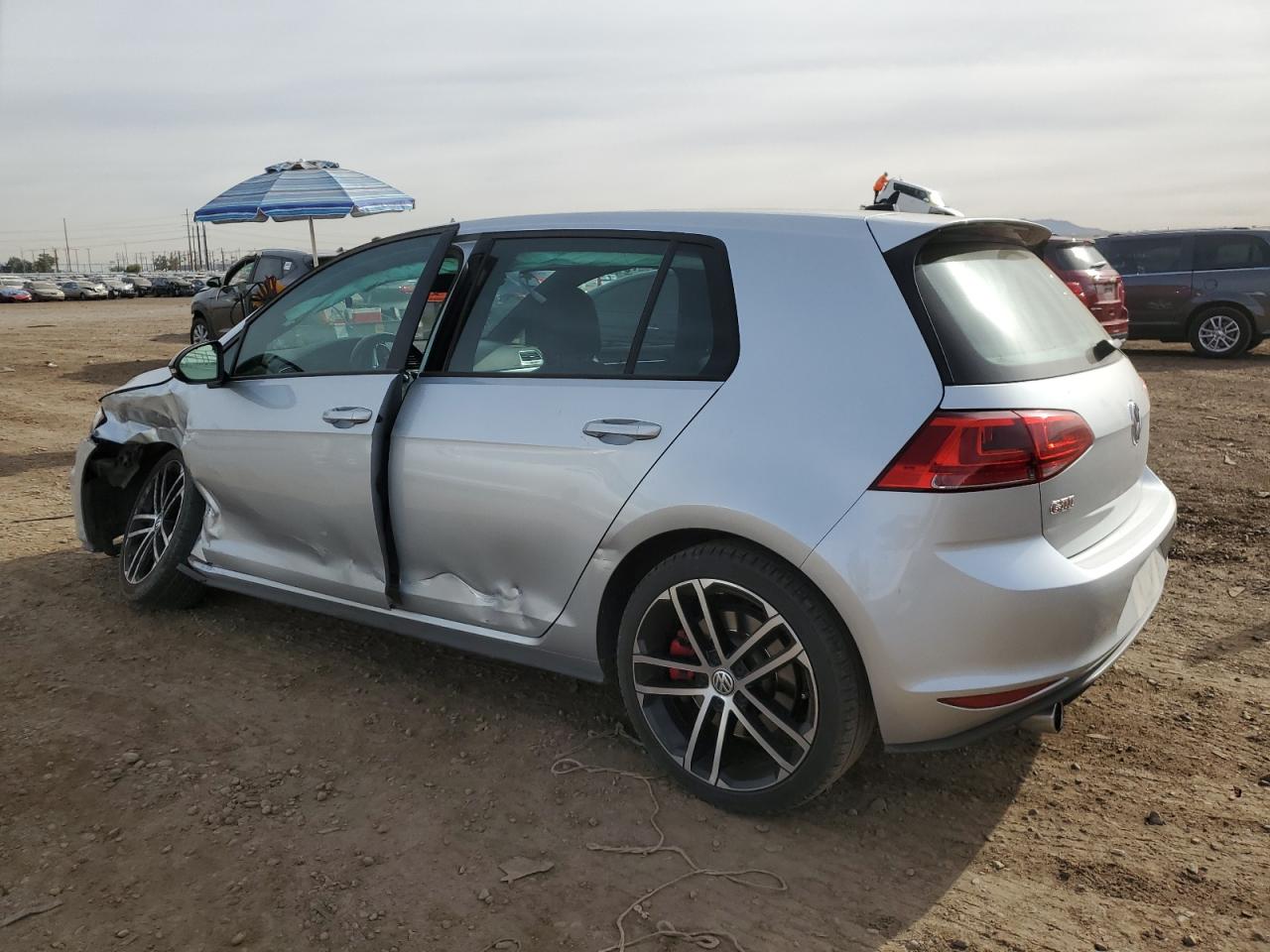 Obraz 2 z 2017 VOLKSWAGEN GTI SPORT 2017 z VIN 3VW547AU5HM024322