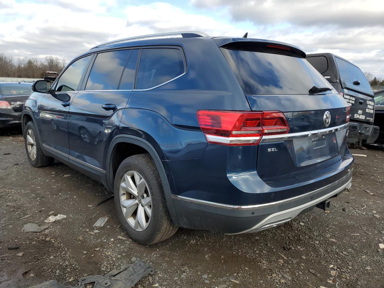 Изображение 2 2018 VOLKSWAGEN ATLAS SEL 2018 с VIN 1V2MR2CA7JC545702
