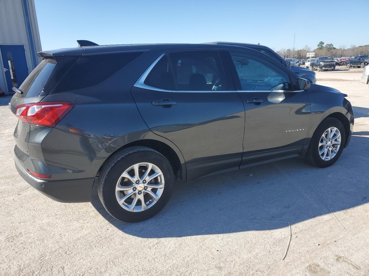 Image 3 of 2020 CHEVROLET EQUINOX LT 2020 with VIN 2GNAXJEV7L6240045