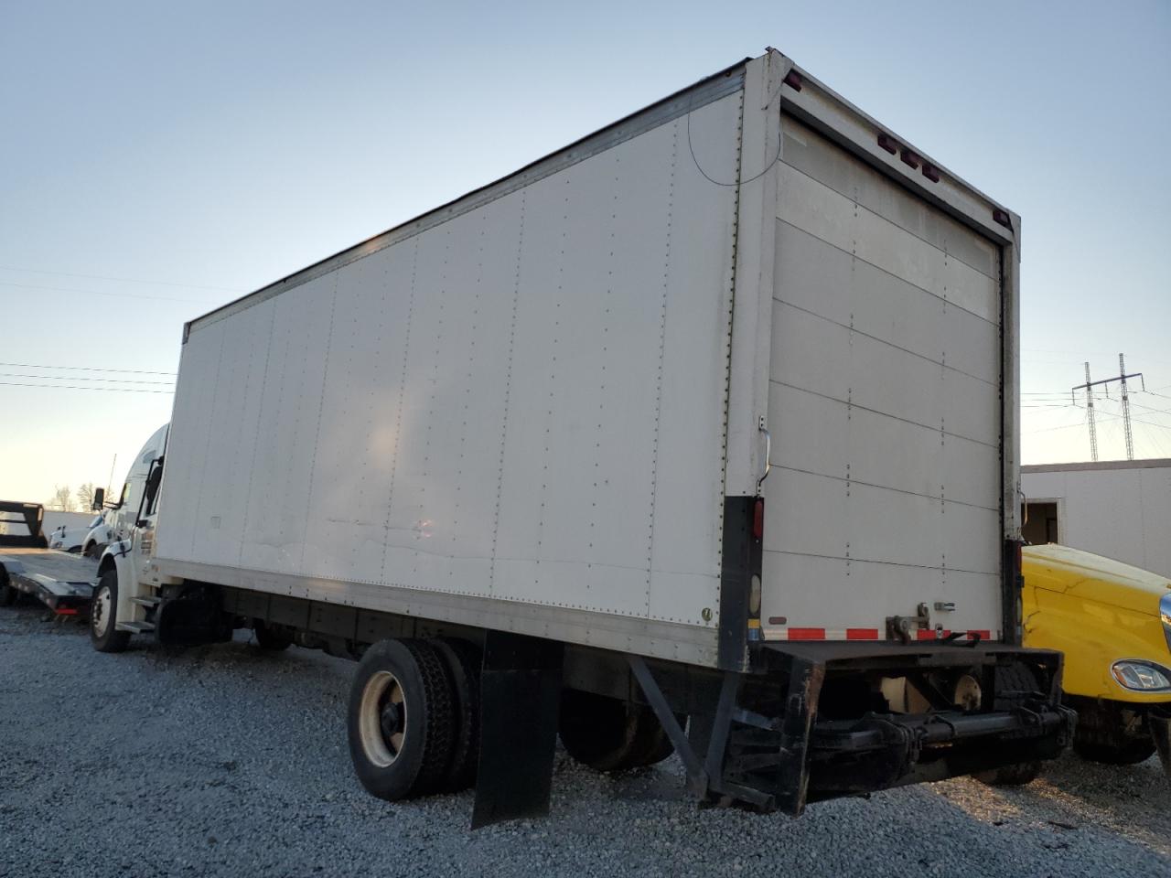 Изображение 3 2011 FREIGHTLINER M2 106 MEDIUM DUTY 2011 с VIN 1FVACWDTXBDAX3348
