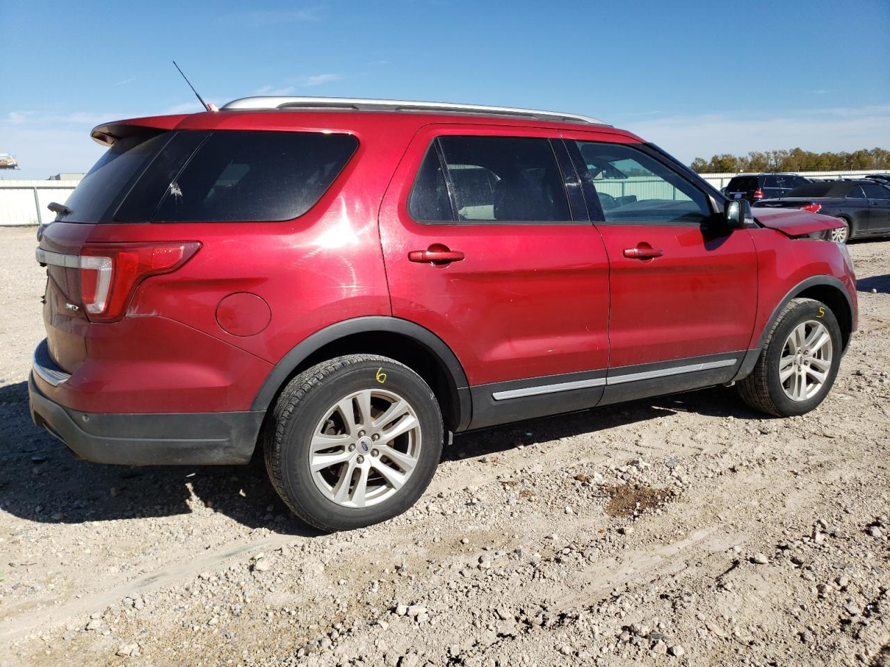 Image 3 of 2018 FORD EXPLORER XLT 2018 with VIN 1FM5K8D85JGB94804