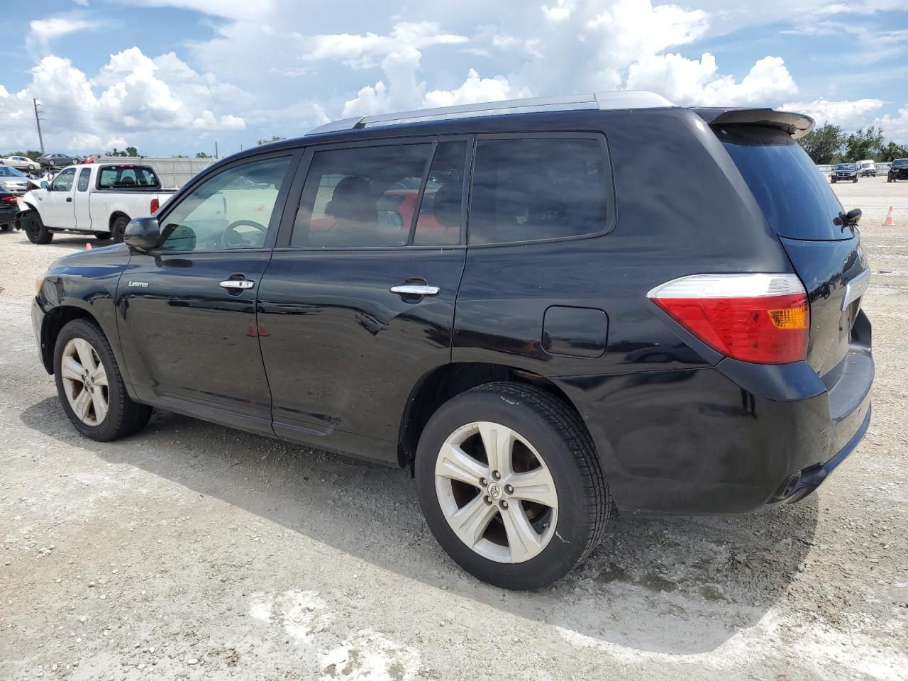 Image 2 of 2010 TOYOTA HIGHLANDER LIMITED 2010 with VIN 5TDYK3EH9AS002017