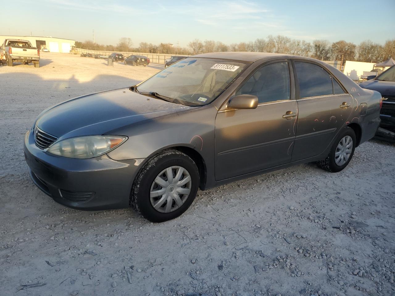 Obraz 1 z 2005 TOYOTA CAMRY LE 2005 z VIN 4T1BE32K25U942511