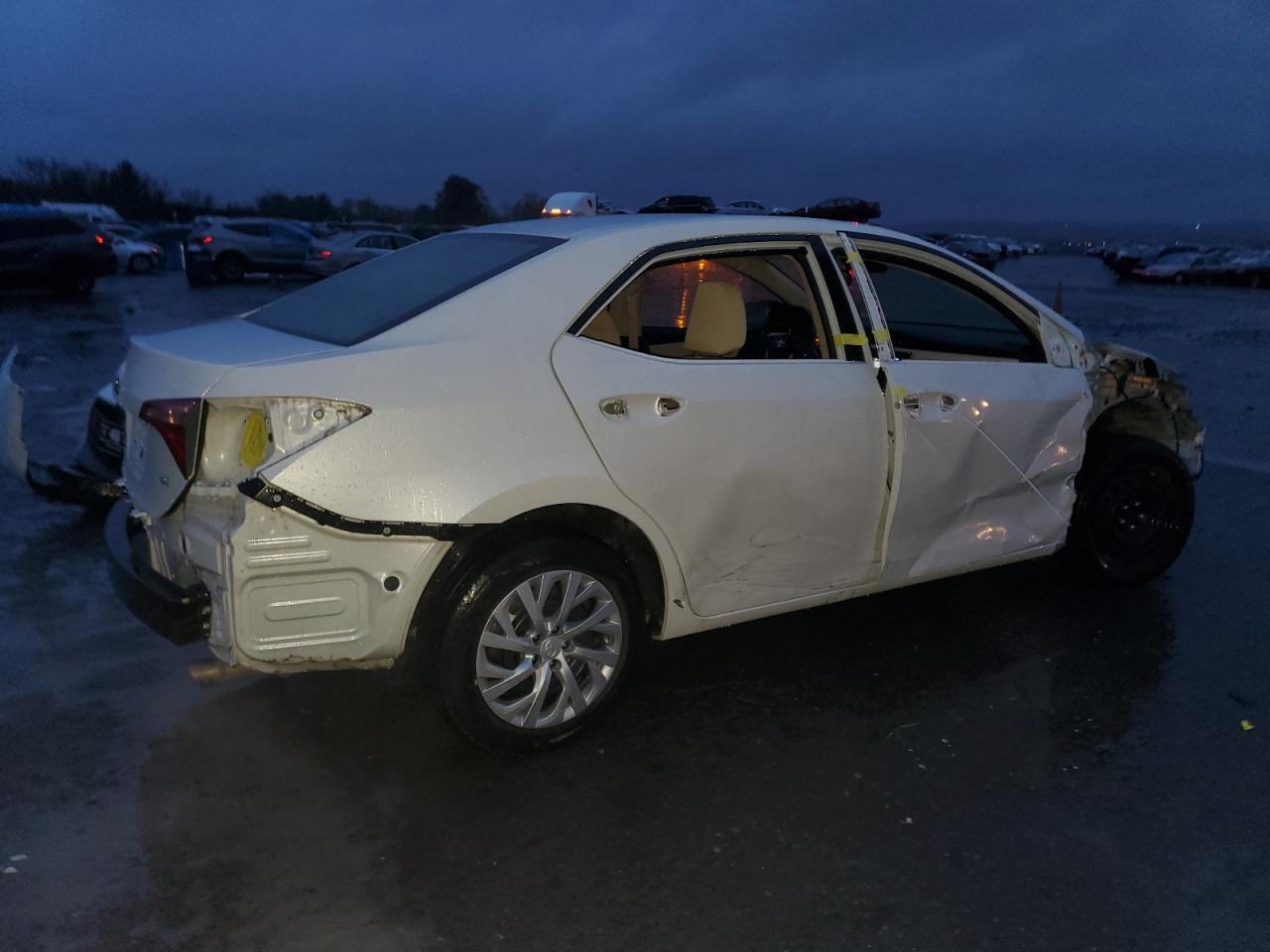 Изображение 3 2018 TOYOTA COROLLA L 2018 с VIN 5YFBURHE7JP820066