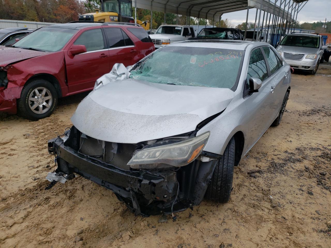 Image 2 of 2015 TOYOTA CAMRY XSE 2015 with VIN 4T1BK1FK2FU027893