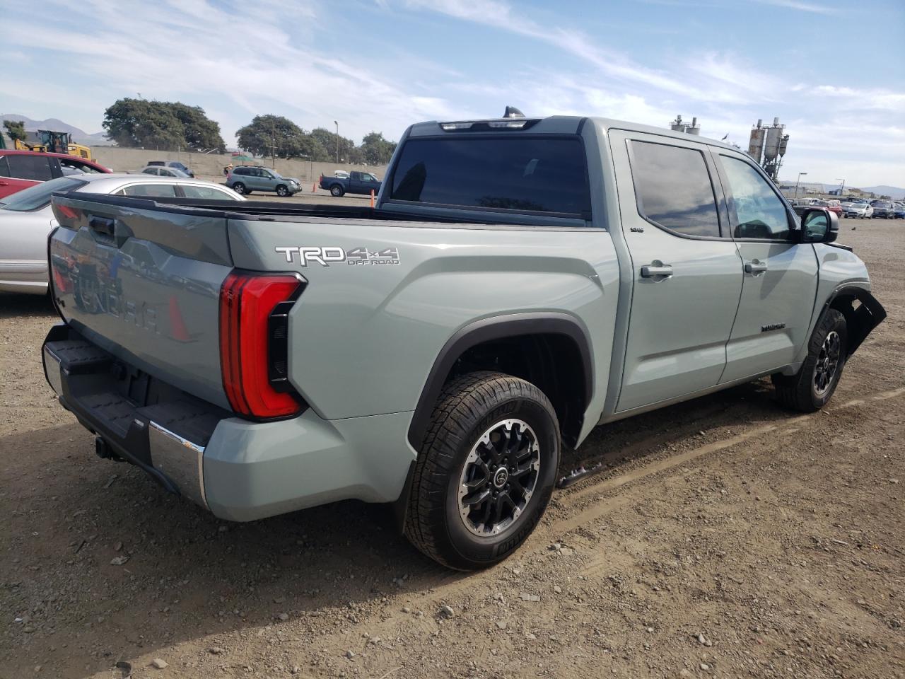 Obraz 3 z 2023 TOYOTA TUNDRA CREWMAX SR 2023 z VIN 5TFLA5DB6PX099413