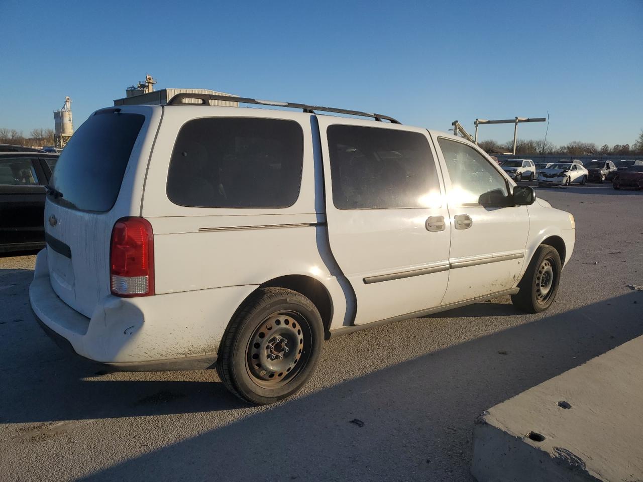 Image 3 of 2008 CHEVROLET UPLANDER LS 2008 with VIN 1GNDV23W68D187612