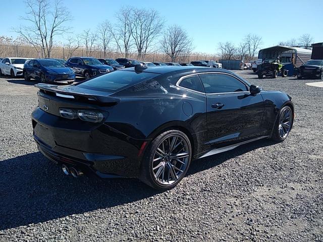 Obraz 3 z 2023 CHEVROLET CAMARO ZL1 2023 z VIN 1G1FK1R63P0104910