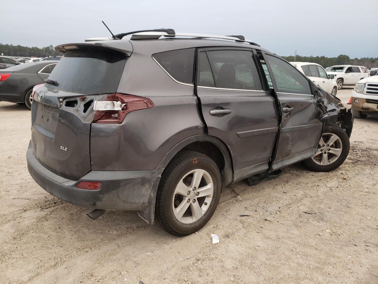 Image 3 of 2013 TOYOTA RAV4 XLE 2013 with VIN 2T3WFREV4DW044974
