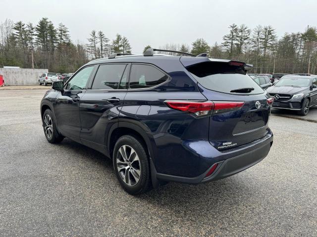 Image 3 of 2021 TOYOTA HIGHLANDER XLE 2021 with VIN 5TDGZRBH2MS537998