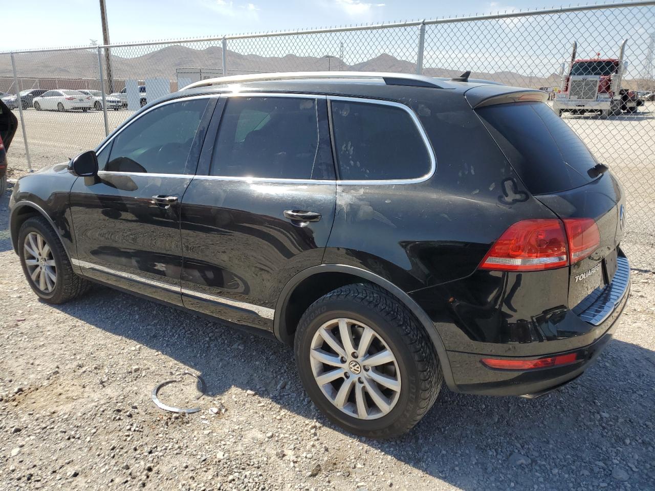Obraz 2 z 2012 VOLKSWAGEN TOUAREG V6 2012 z VIN WVGEF9BP0CD006229