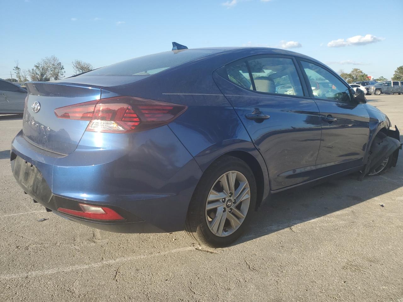 Image 3 of 2019 HYUNDAI ELANTRA SEL 2019 with VIN 5NPD84LF3KH418608