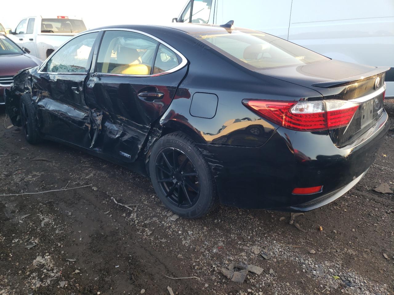 Image 2 of 2013 LEXUS ES 300H 2013 with VIN JTHBW1GG0D2015509