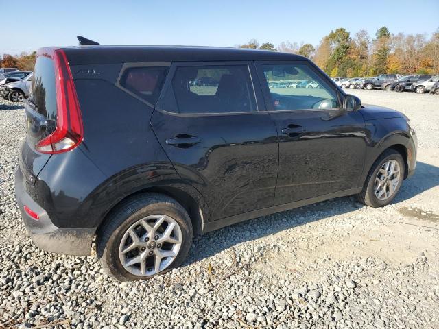 Image 3 of 2021 KIA SOUL LX 2021 with VIN KNDJ23AU3M7748563