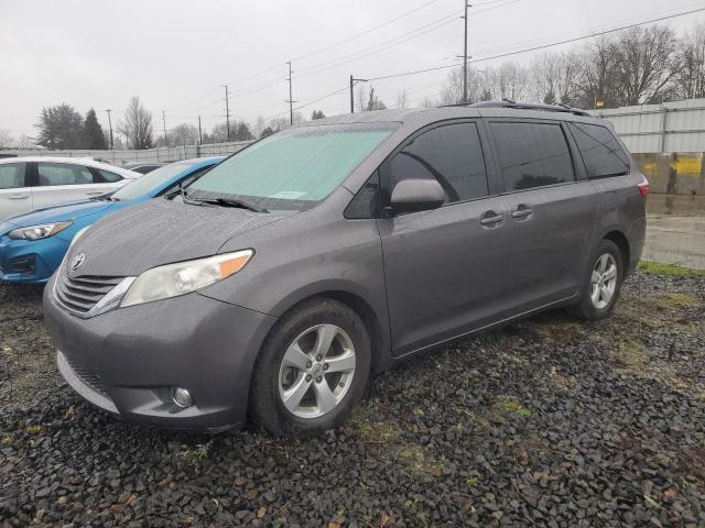 Obraz 1 z 2015 TOYOTA SIENNA LE 2015 z VIN 5TDKK3DC6FS586346