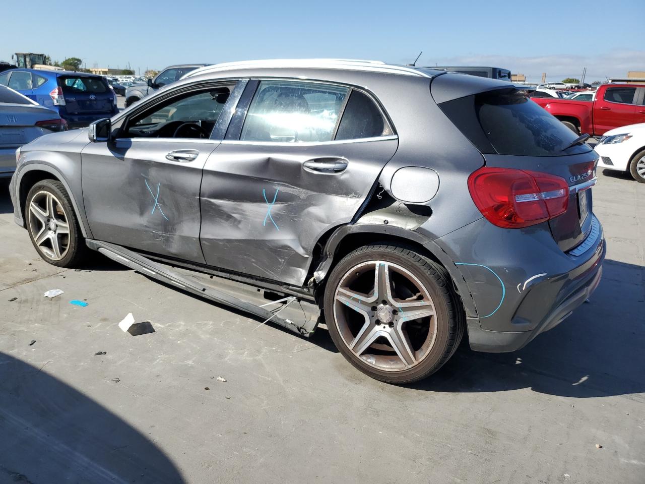Obraz 2 z 2016 MERCEDES-BENZ GLA 250 2016 z VIN WDCTG4EB4GJ216877
