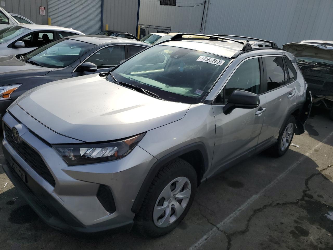 Obraz 1 z 2019 TOYOTA RAV4 LE 2019 z VIN JTMH1RFV8KJ007458