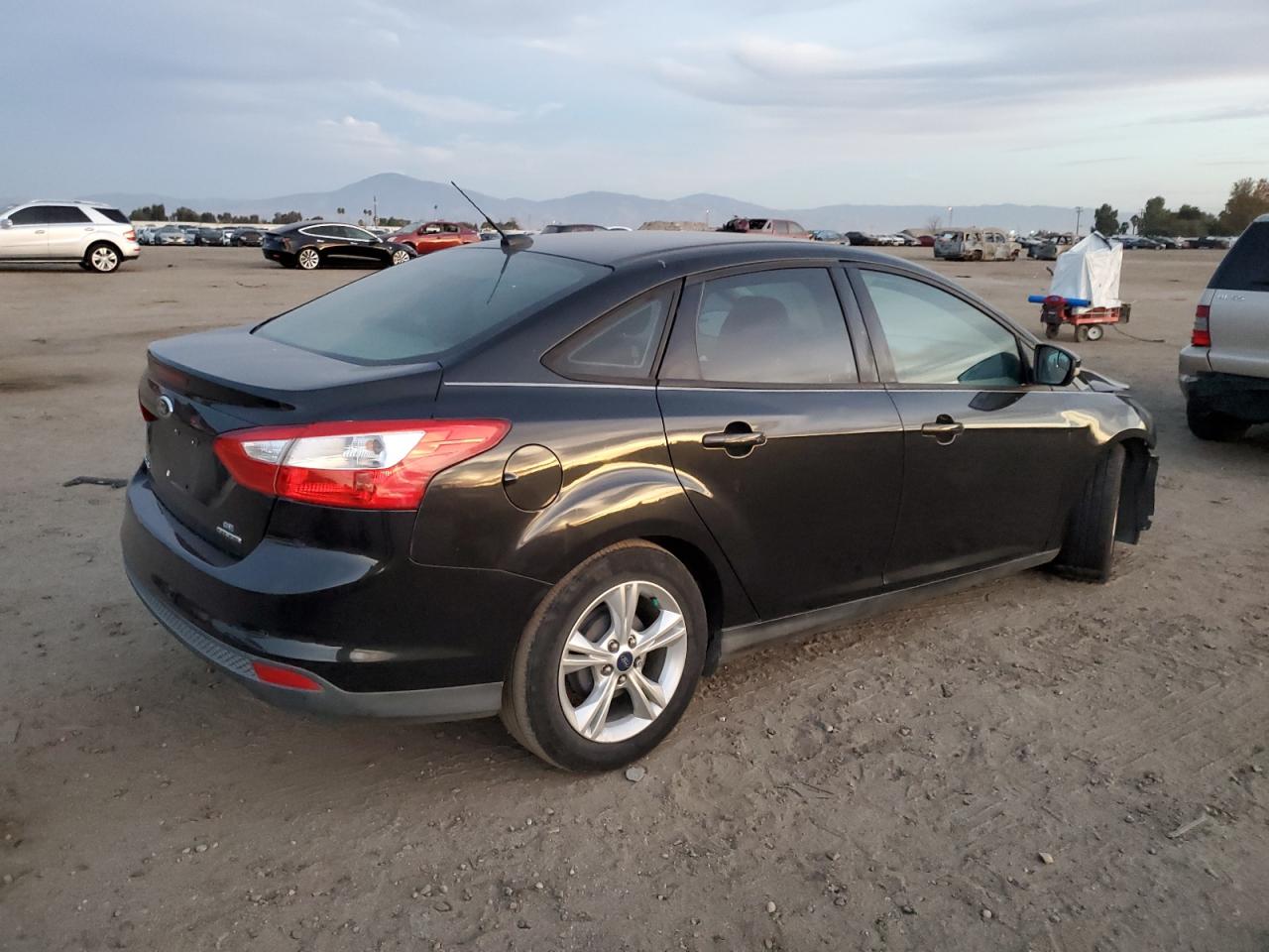 Image 3 of 2014 FORD FOCUS SE 2014 with VIN 1FADP3F25EL237828