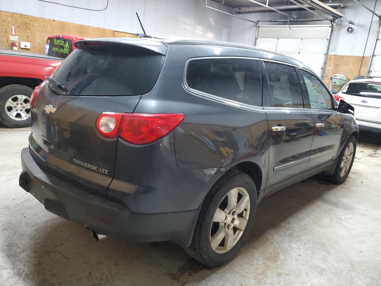 Изображение 3 2011 CHEVROLET TRAVERSE LTZ 2011 с VIN 1GNKVLED6BJ161755