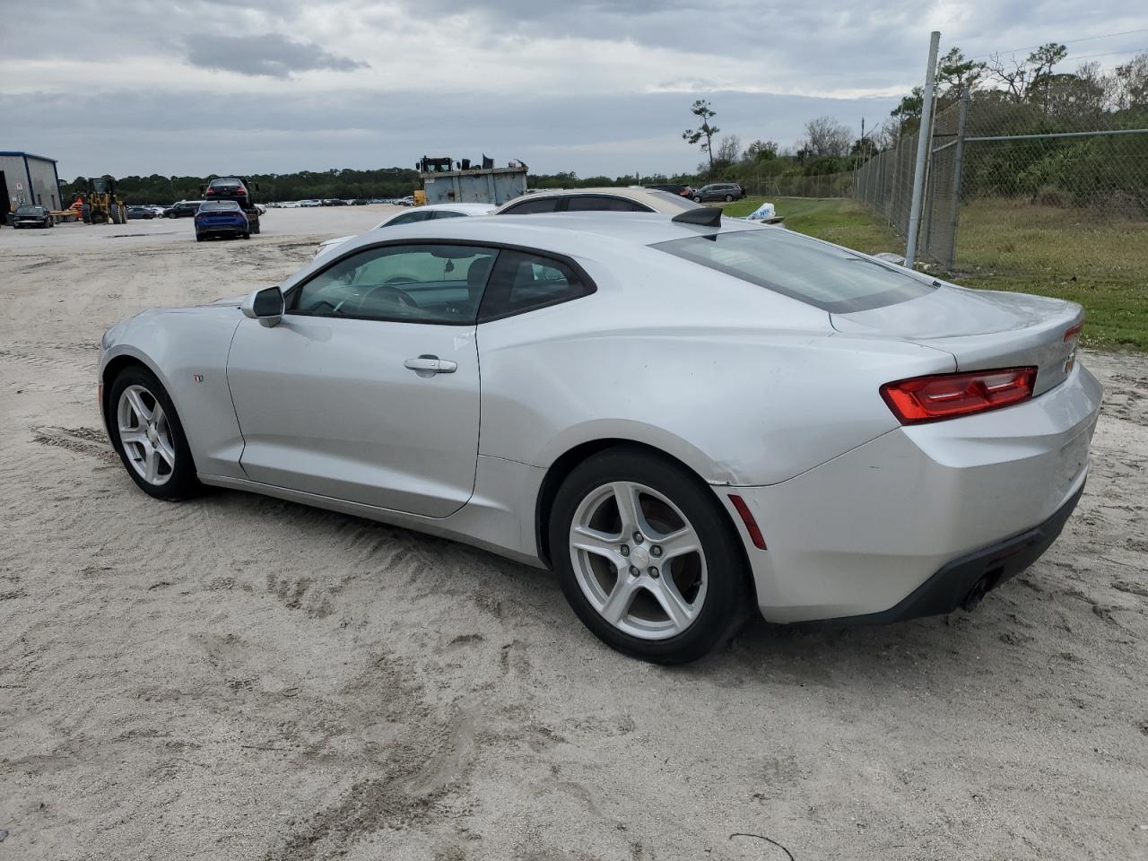Obraz 2 z 2017 CHEVROLET CAMARO LT 2017 z VIN 1G1FB1RX8H0190614