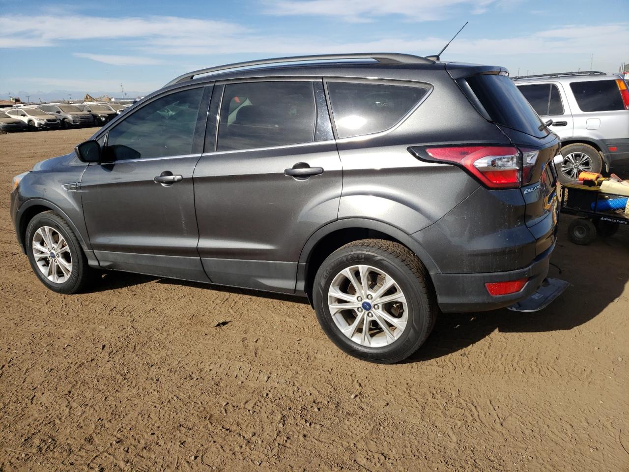 Изображение 2 2017 FORD ESCAPE SE 2017 с VIN 1FMCU9G97HUE95582