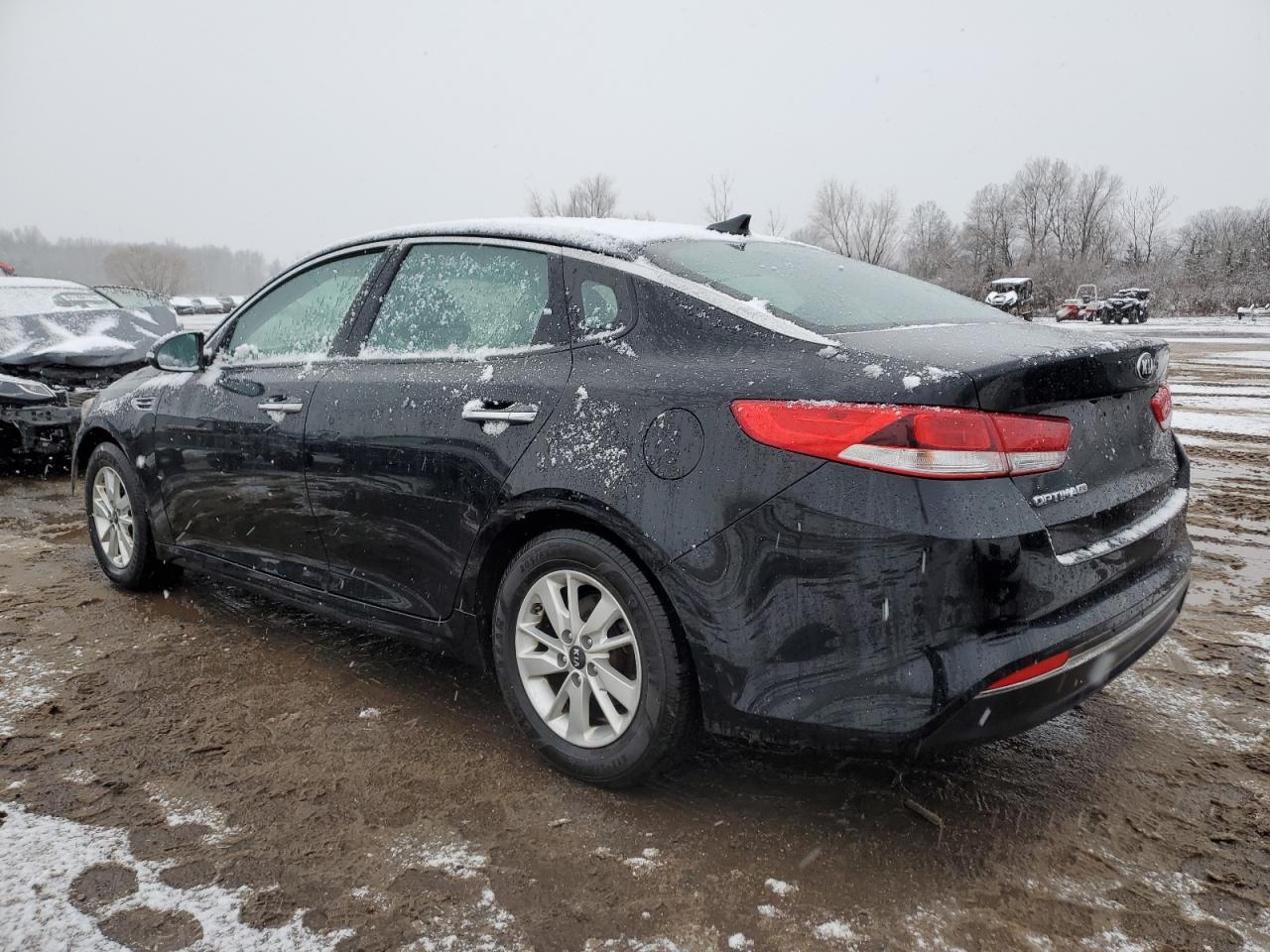 Изображение 2 2017 KIA OPTIMA LX 2017 с VIN 5XXGT4L30HG152910