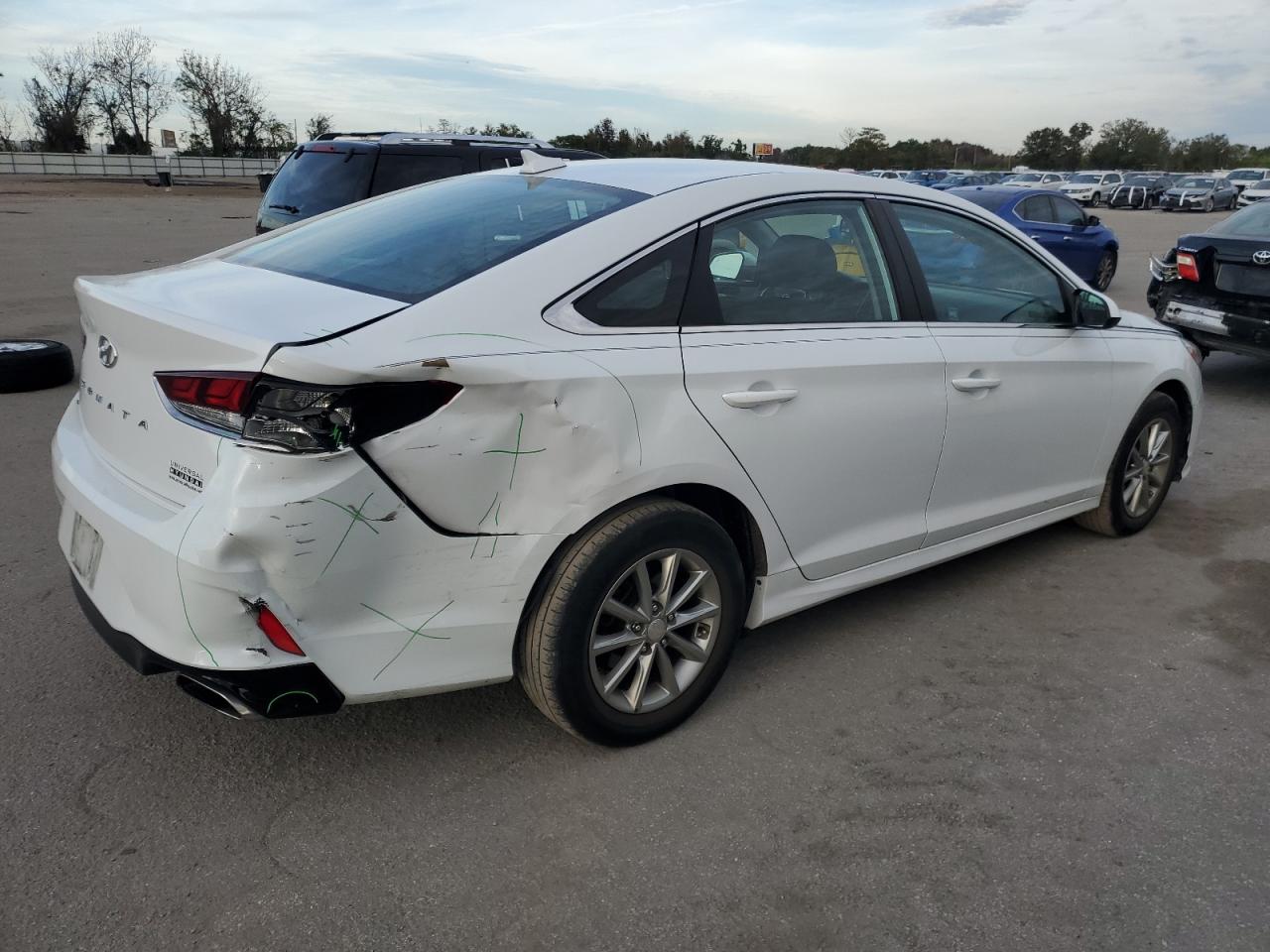 Image 3 of 2019 HYUNDAI SONATA SE 2019 with VIN 5NPE24AF2KH738690