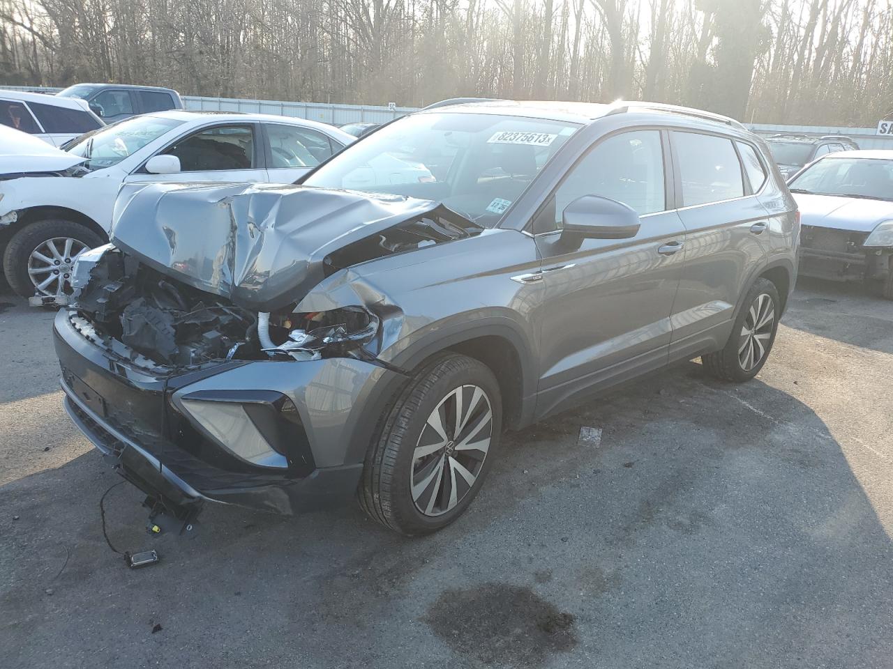 Image 1 of 2022 VOLKSWAGEN TAOS SE 2022 with VIN 3VVWX7B2XNM042985