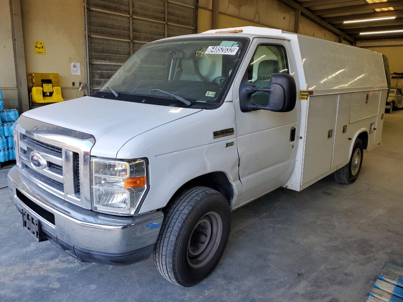 Image 2 of 2011 FORD ECONOLINE E350 SUPER DUTY CUTAWAY VAN 2011 with VIN 1FDSE3FL0BDB30218