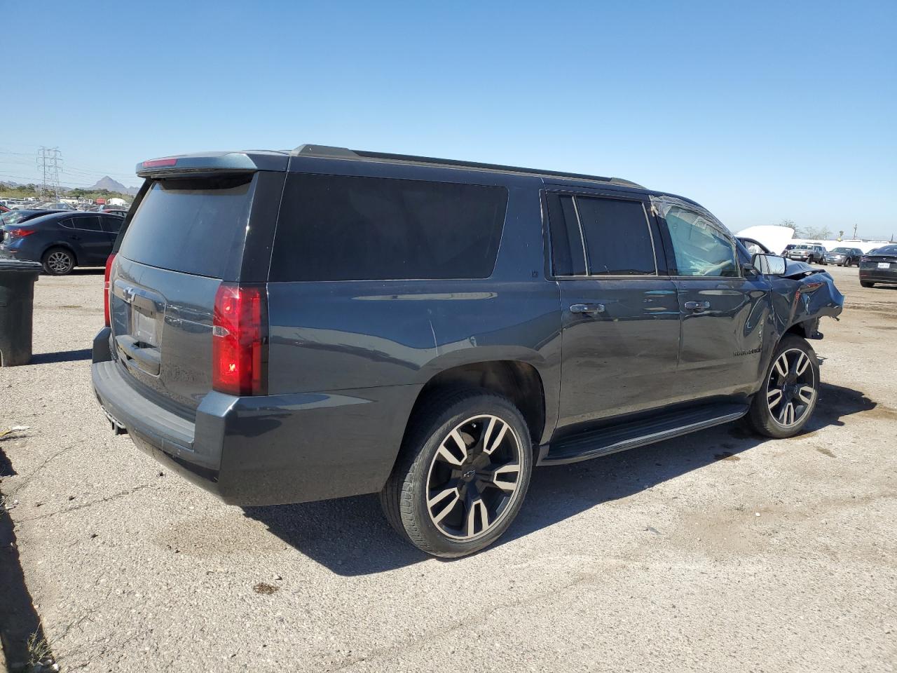 Изображение 3 2019 CHEVROLET SUBURBAN C1500 LT 2019 с VIN 1GNSCHKCXKR183533