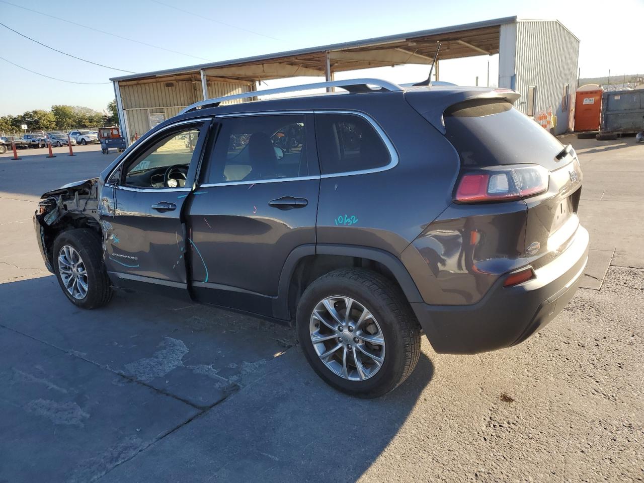Obraz 2 z 2019 JEEP CHEROKEE LATITUDE PLUS 2019 z VIN 1C4PJLLB3KD154126