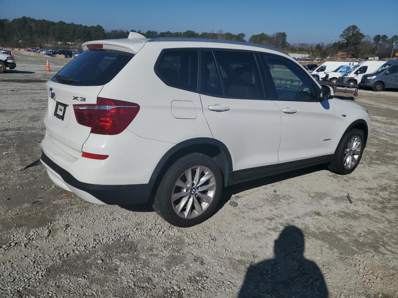 Изображение 3 2017 BMW X3 XDRIVE28I 2017 с VIN 5UXWX9C33H0T21329