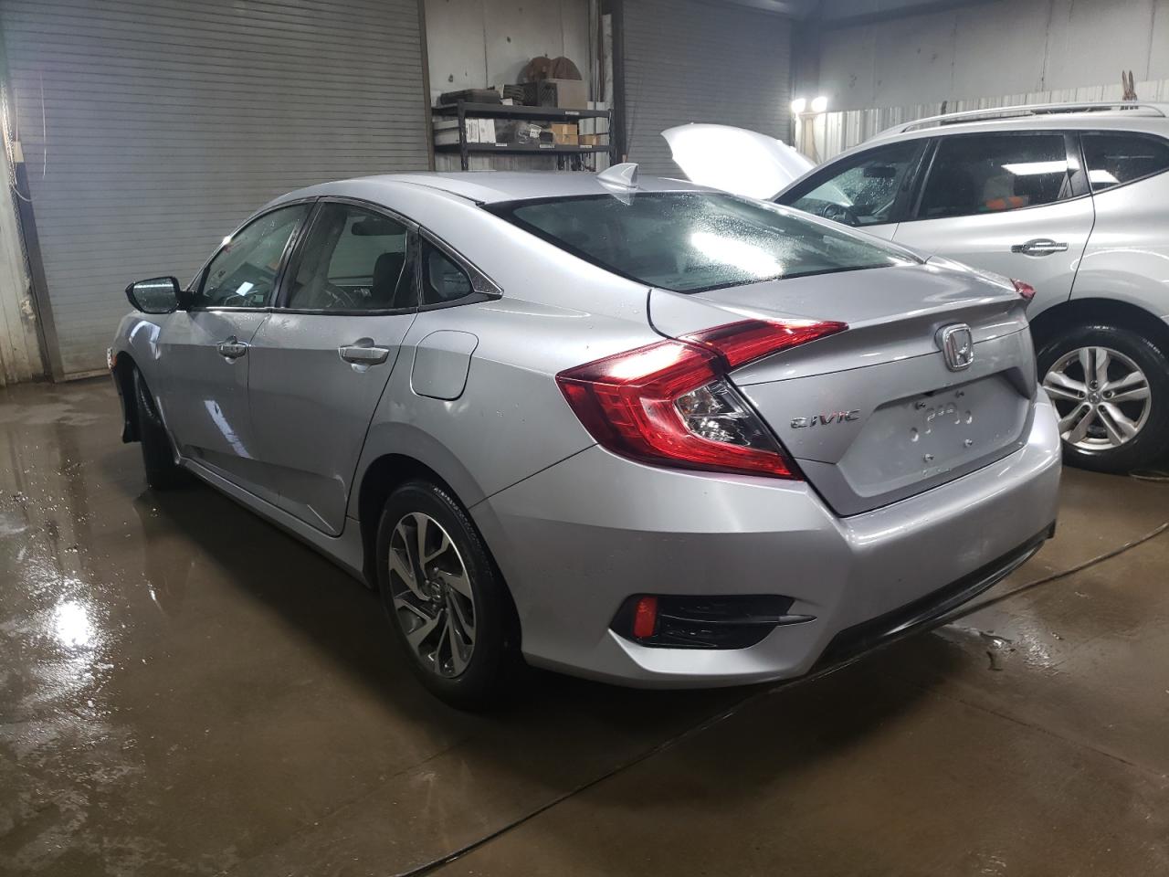 Изображение 2 2018 HONDA CIVIC EX 2018 с VIN 19XFC2F70JE000574