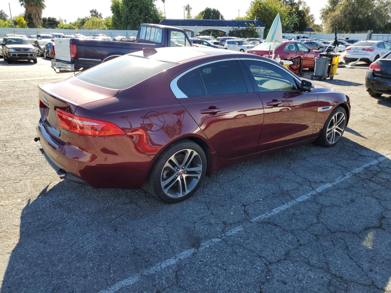 Изображение 3 2017 JAGUAR XE PREMIUM 2017 с VIN SAJAD4BV7HCP11506