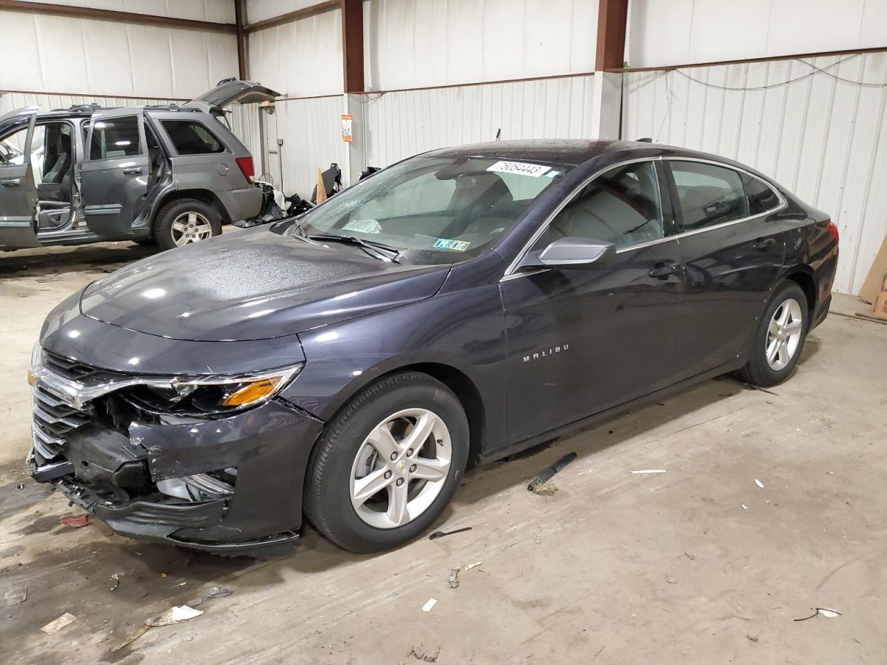 Изображение 1 2022 CHEVROLET MALIBU LS 2022 с VIN 1G1ZB5ST4NF186922