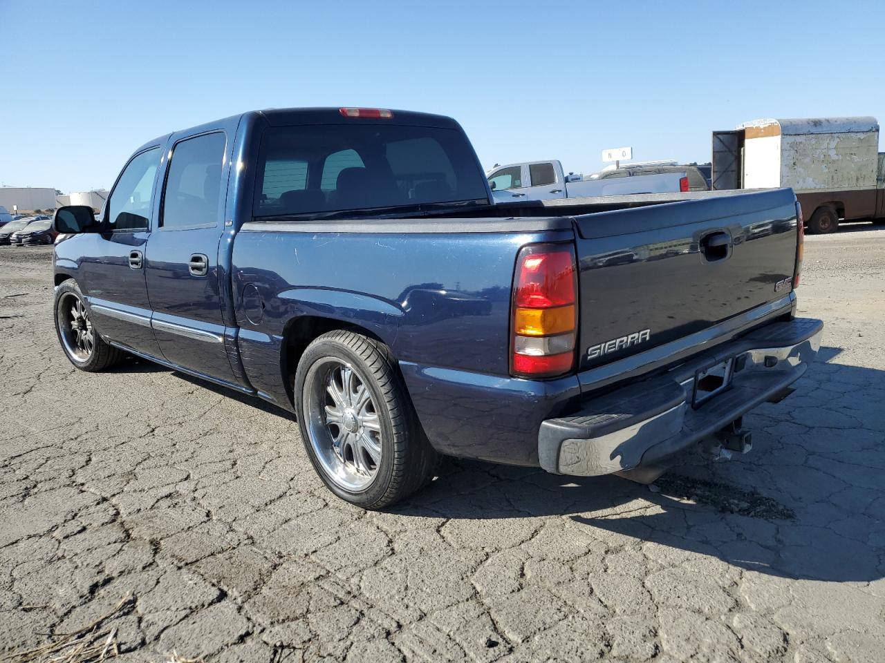 Obraz 2 z 2006 GMC NEW SIERRA C1500 2006 z VIN 2GTEC13T561224919