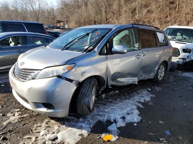 2013 TOYOTA SIENNA LE 2013 image