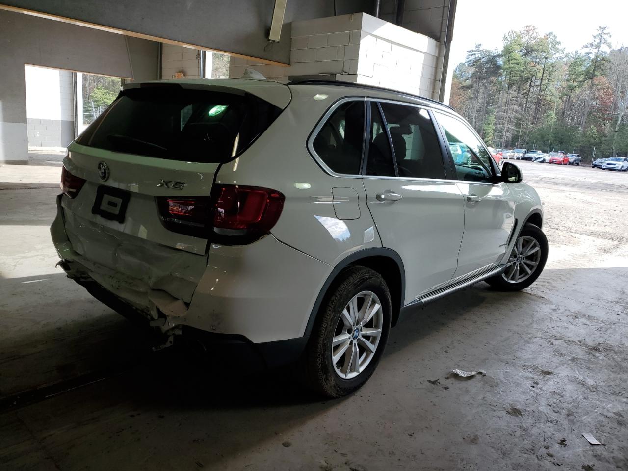 Изображение 3 2015 BMW X5 XDRIVE35I 2015 с VIN 5UXKR0C57F0P02880