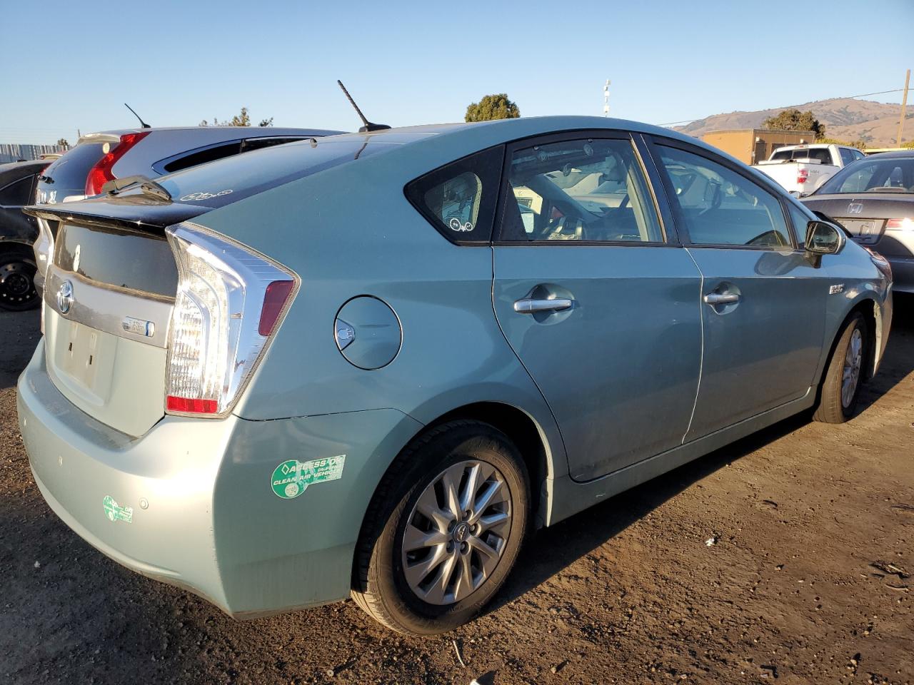 Image 3 of 2015 TOYOTA PRIUS PLUG-IN  2015 with VIN JTDKN3DP8F3072803