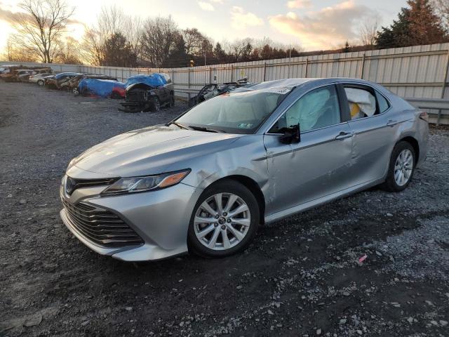 Obraz 1 z 2020 TOYOTA CAMRY LE 2020 z VIN 4T1C11AK4LU895789