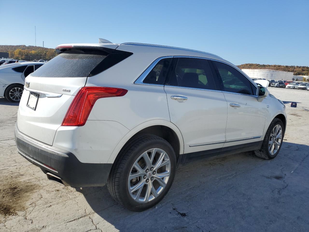 Image 3 of 2018 CADILLAC XT5 LUXURY 2018 with VIN 1GYKNCRS2JZ224782