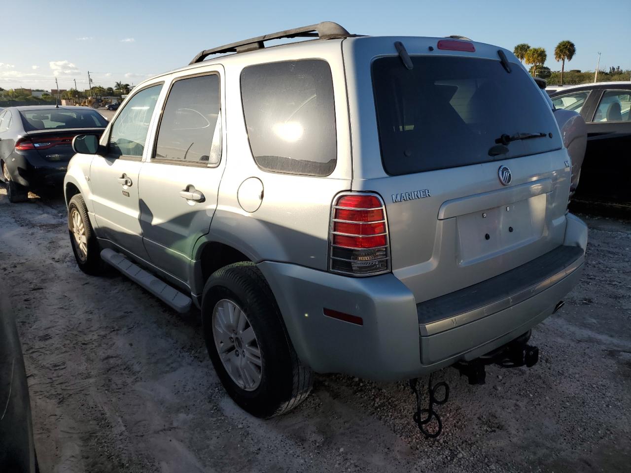 Image 2 of 2005 MERCURY MARINER  2005 with VIN 4M2YU56105DJ29970