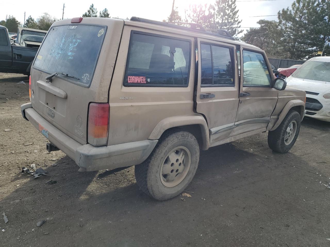 Image 3 of 2000 JEEP CHEROKEE SPORT 2000 with VIN 1J4FF48S5YL159476