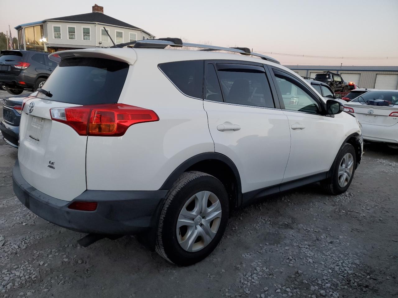 Изображение 3 2015 TOYOTA RAV4 LE 2015 с VIN JTMBFREV2FD120318