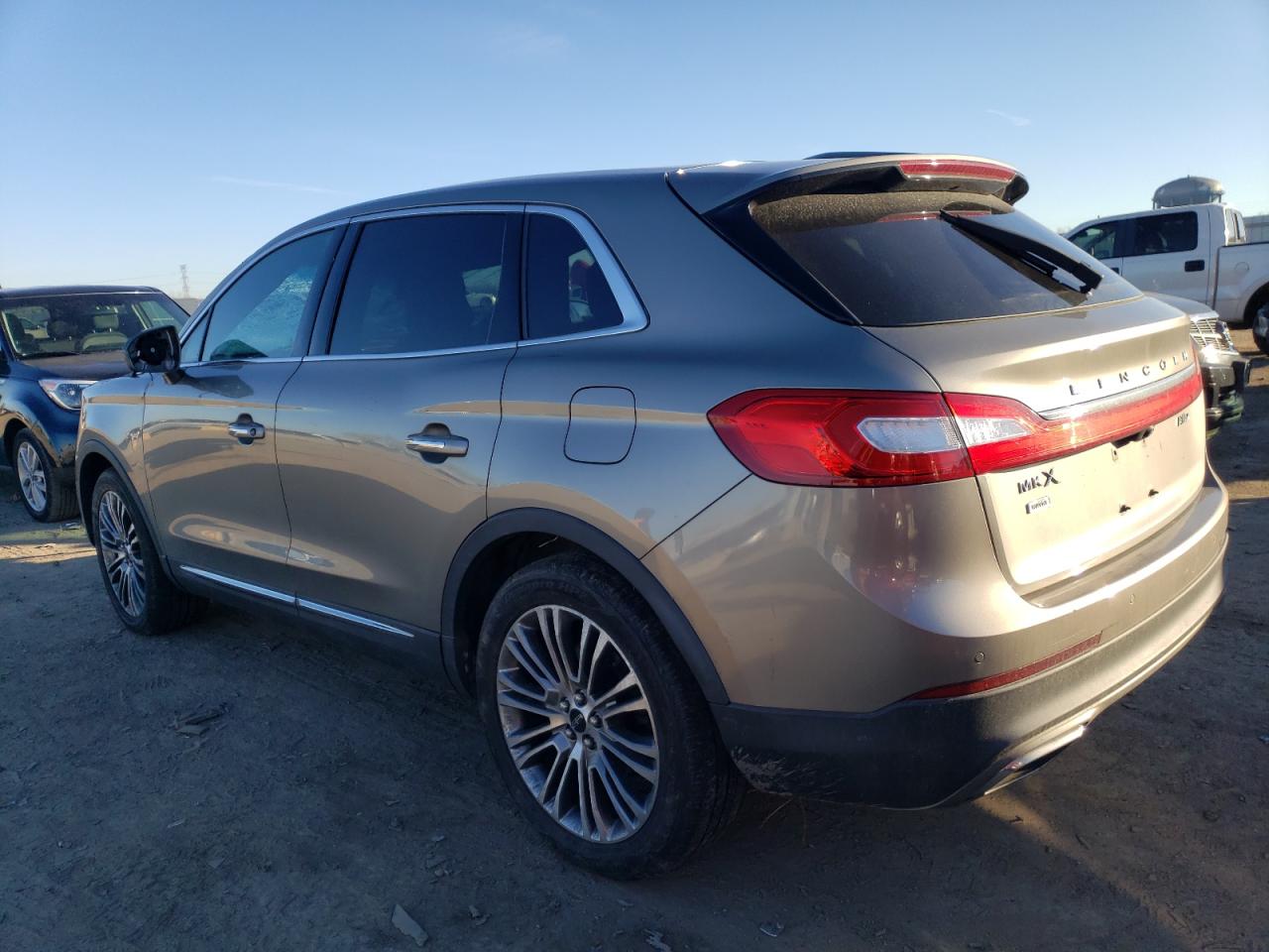Изображение 2 2016 LINCOLN MKX RESERVE 2016 с VIN 2LMTJ8LR8GBL32831