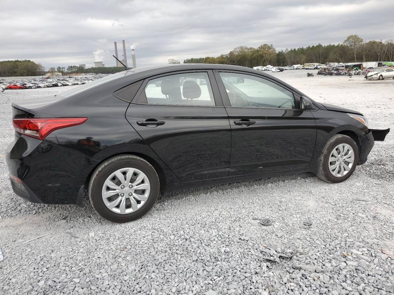 Изображение 3 2018 HYUNDAI ACCENT SE 2018 с VIN 3KPC24A32JE027863