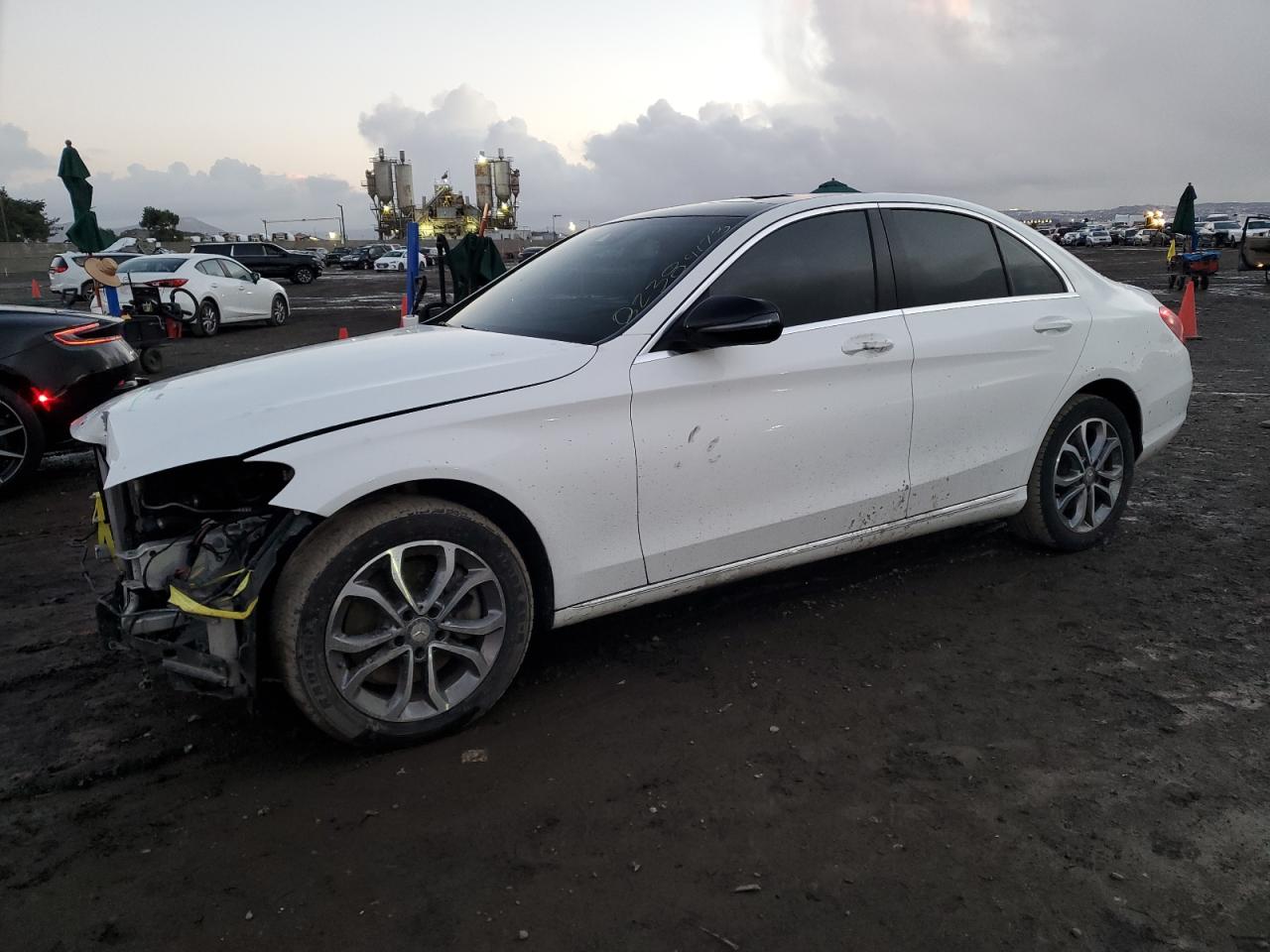 Obraz 1 z 2016 MERCEDES-BENZ C 300 4MATIC 2016 z VIN 55SWF4KB6GU134424